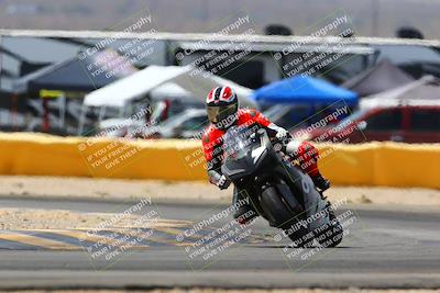 media/Apr-09-2022-SoCal Trackdays (Sat) [[c9e19a26ab]]/Turn 2 (1140am)/